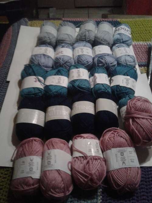 25 X MULTICOLOR  (5 SHADES)25G KNITTING OR CROCHET WOOL