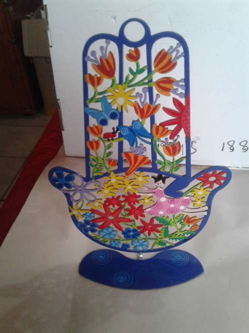 LOVELY METAL HAND SIGN-SEE DESCRIPTION