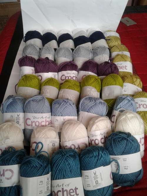45 X (25G)MULTICOLOR KNITTING WOOL, 5 EACH OF 9 SHADES (ONE BID)