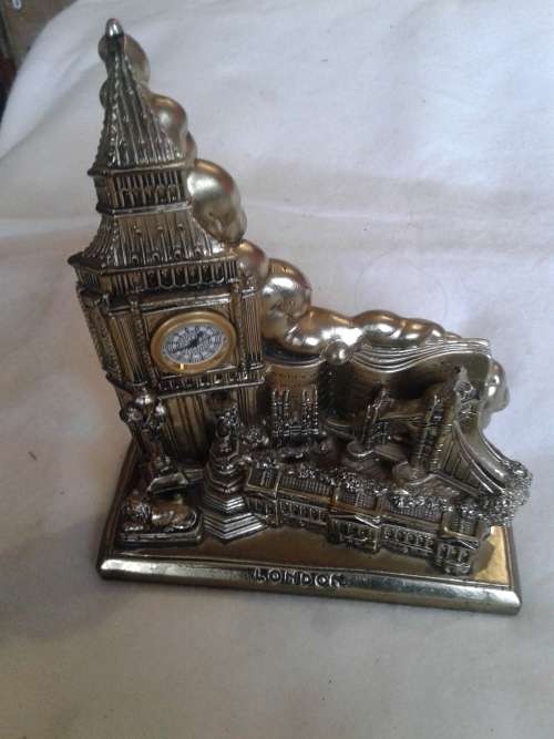 BUILDING OF LONDON(HAS MARKINGS )_SEE DESCRIPTION