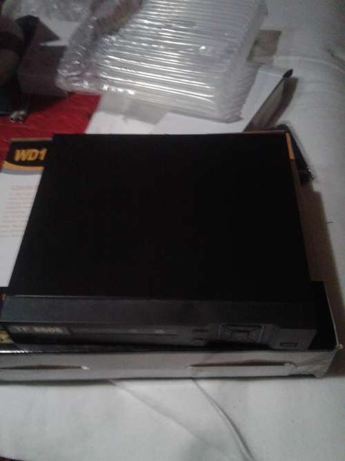 8 CHANNELS HD DVR INCL. POWER SUPPLY, REMOTE AND MOUSE