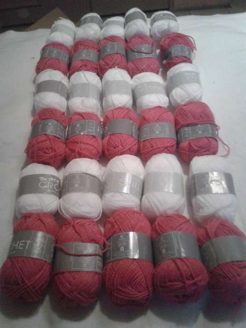 30 X 25G KNITTING OR CROCHET WOOL  (TWO SHADES)ONE BID