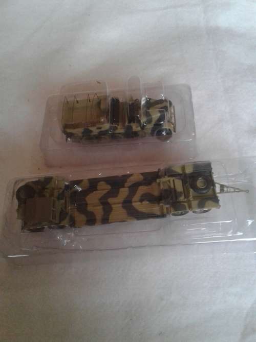 MILITARY TANK HORSE AND TRAILER MODEL(ONE PRICE FOR BOTH)