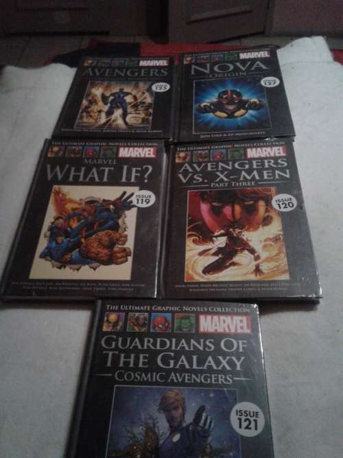 5 X THE ULTIMATE GRAPHIC MARVEL HARDCOVER COMICS  (TO CHOSE OR TAKE ALL )