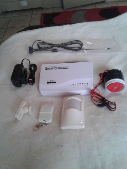 6 PIECE WIRELESS ALARM SYSTEM INCL.POWER SUPPLY