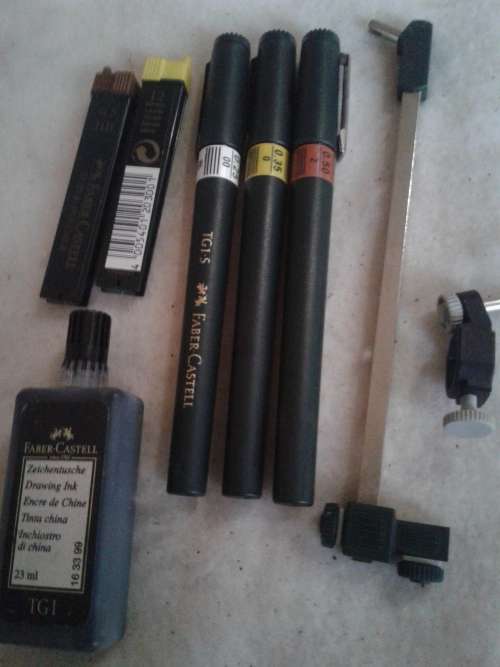 FABER CASTELL DRAWING SET INCL.INK (8 PIECES)