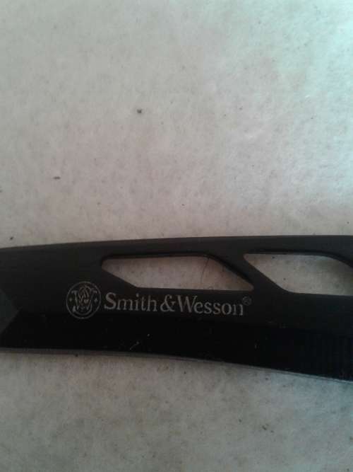 SMITH & WESSON COLLECTORS KNIFE AND CASE(SW990)