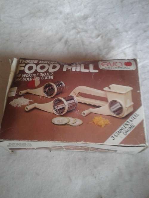 VINTAGE THREE DRUM FOOD MILL(MADE IN UK)