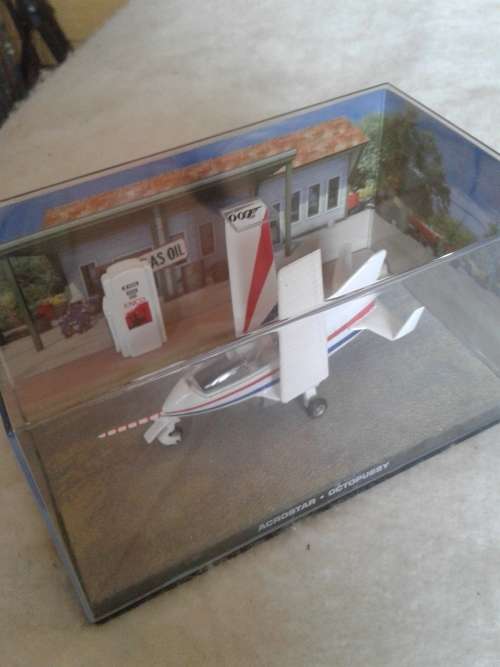 3 X HIGHLY DETAILED JAMES BOND DIE CAST TRANSPORTS  (AS DRIVEN IN HIS MOVIES )ONE BID FOR ALL