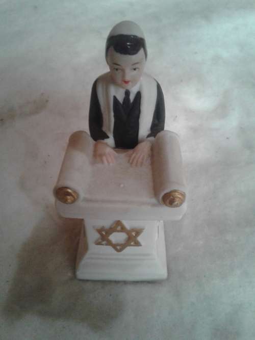 JEWISH PRIEAST (RABBI)CERAMIC