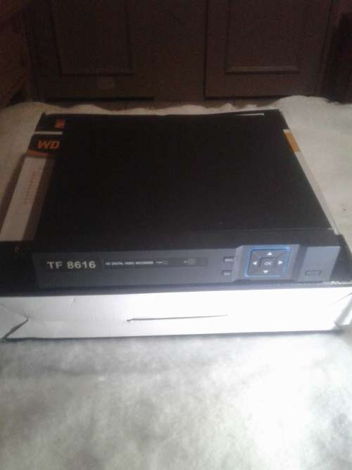 16 CHANNELS HD 3G P2P DVR,INCL.POWER SUPPLY AND MOUSE  (SUPPORT WEB SERVER AND MOBILE PHONE REMOTE)