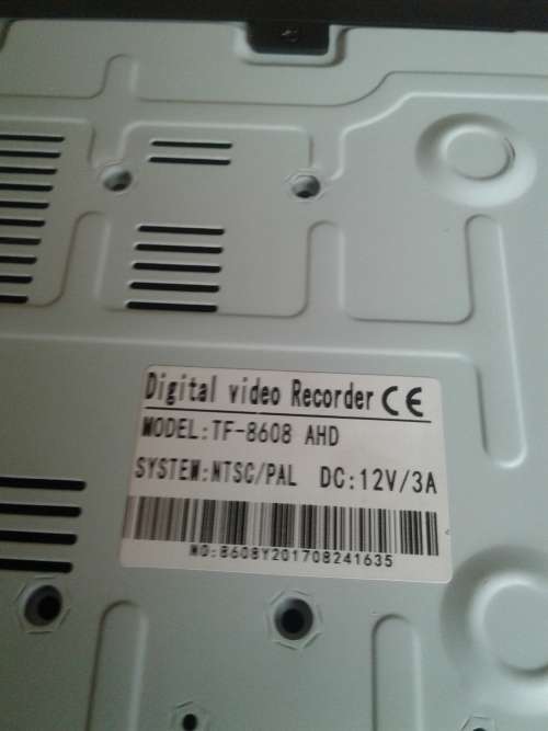 8 CHANNELS AHD DVR INCL.REMOTE AND MOUSE