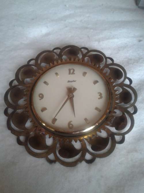 TIMESTAR BRASS BATTERY OPERATED WALL CLOCK (WORKS)