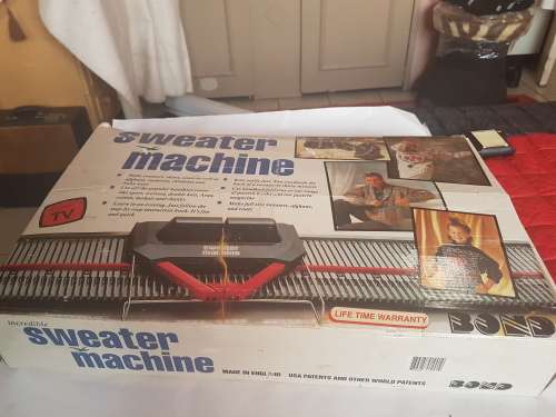 VINTAGE SWEATER MACHINE (MADE IN ENGLAND)UNUSED
