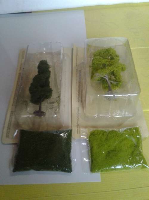 OVER 20  PIECES OF ALL SORTS RAILWAY ASSECORIES FOR SCALE 00 BY HATCHETTE PARTWORK,ONE BID