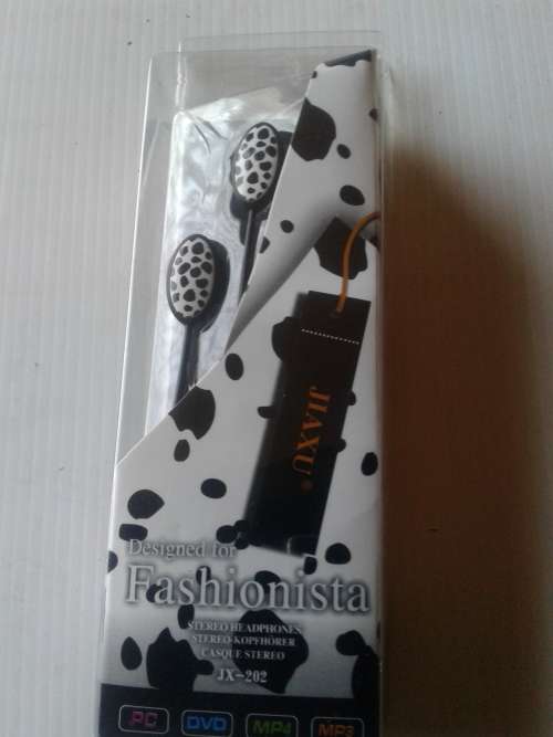 STEREO EARPHONES  (PC,DVD, MP4, MP3 )