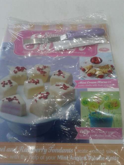 3 X  SOMETHING SWEET CAKE DECORATIONS INCL. MAGAZINES  (RECIPES )ONE BID