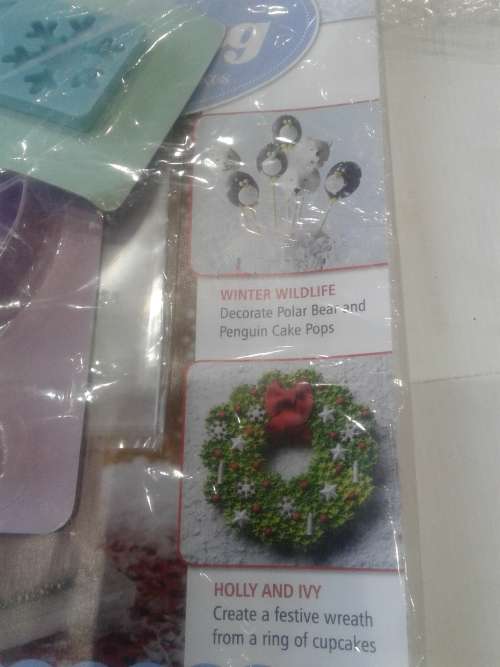 3 X CAKE DECORATIONS INCL. MAGAZINES  (ONE BID )