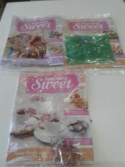 3 X SOMETHING SWEET CAKE DECORATIONS INCL. MAGAZINES  (ONE BID)