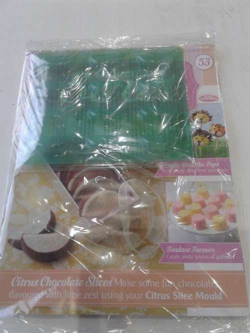 3 X SOMETHING SWEET CAKE DECORATIONS INCL. MAGAZINES  (ONE BID)