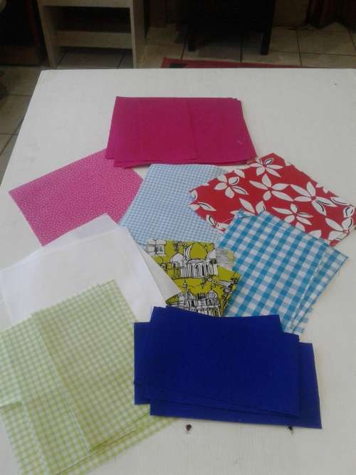 300 BLOCKS OF COTTON QUILTING FABRIC,ONE BID