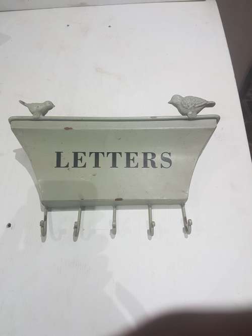 VINTAGE METAL LETTERBOX AND KEYHOLDER