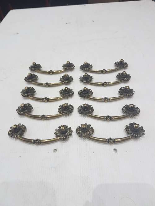 10 X VINTAGE BRASS HANDLES,ONE BID