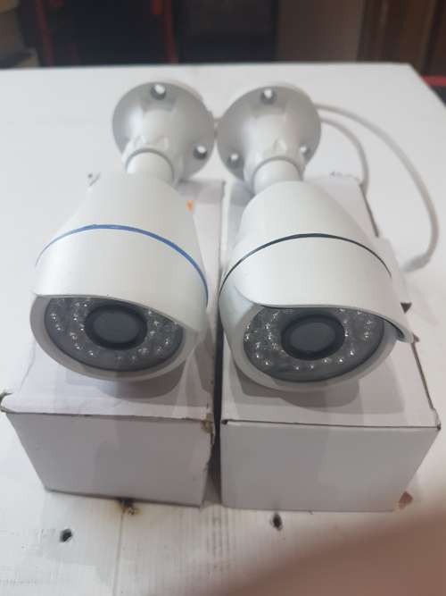 2 X AHD..5MP CAMERAS INCL.BRACKETS;ONE BID