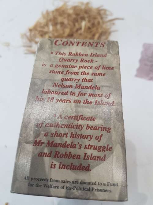 ROBBEN ISLAND QUARRY ROCK WITH CERTIFICATE OF ORIGIN SIGNED MANDELA(RARE ITEM IN ORIGINAL BOX)