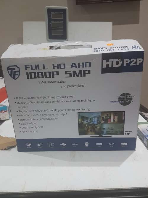 8 CHANNELS  FULL HD AHD 1080P  DVR INCL. POWER SUPPLY,REMOTE AND MOUSE