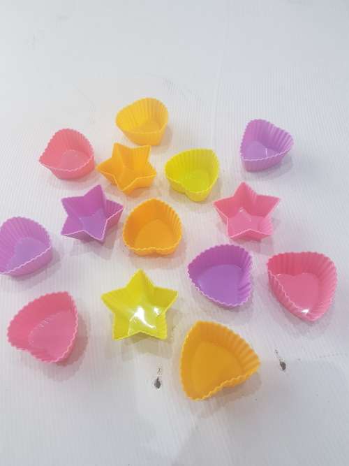 14 PIECE OVENPROOF SILICONE BAKEWARE ..ONE BID