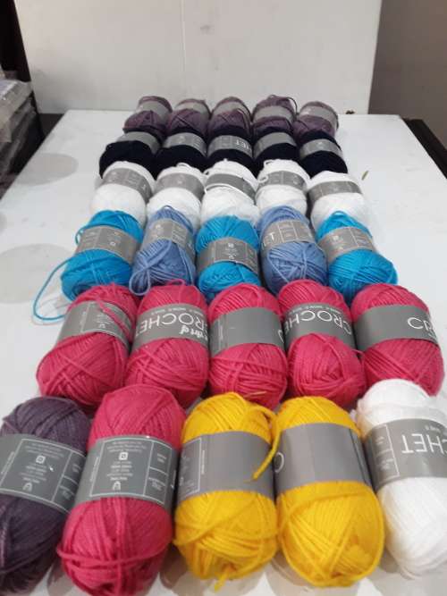 30 X 25G MULTICOLOR KNITTING OR CROCHET WOOL,ONE BID