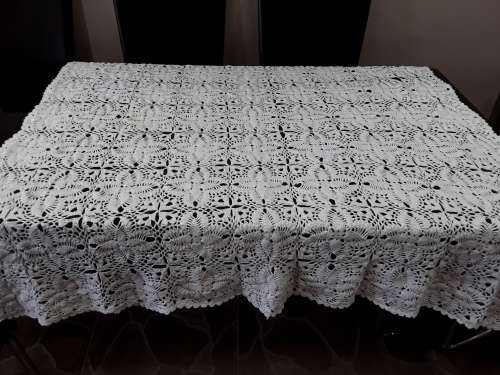 LOVELY VINTAGE RECTANGLE CROCHET TABLECLOTH (2M X 1,5M)