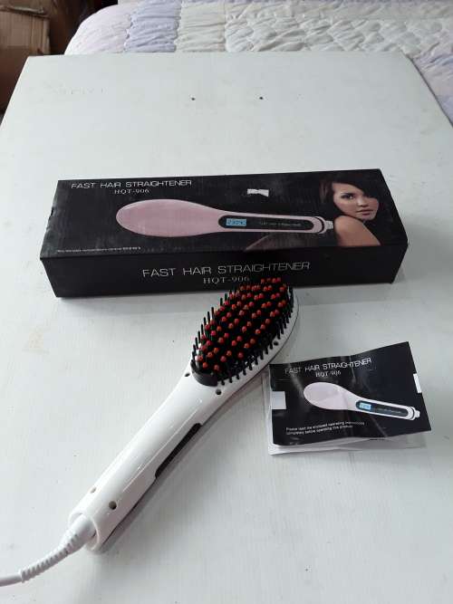 FAST HAIR BRUSH STRAIGHTENER (UP TO 230 DEGREES C)