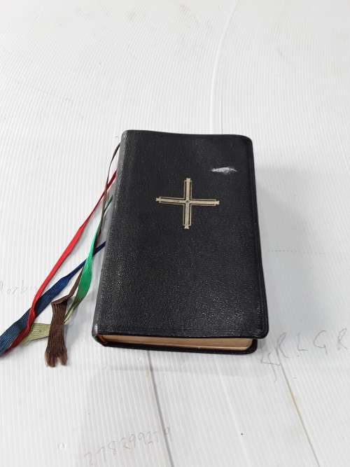 VINTAGE LEATHER GERMAN BIBLE(SHOTT MESSBUCH)1949 WITH HYMMNS