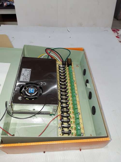 12 VDC,18 OUTPUT SWITCH MODE CCTV POWER SUPPLY