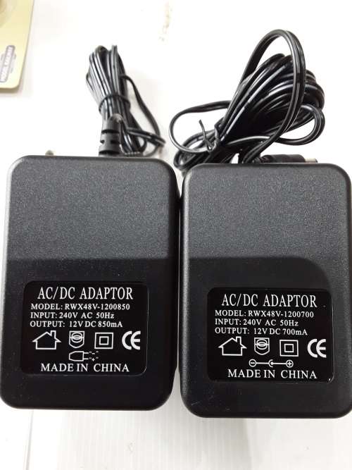 MODEL RAILWAY KIT BY HACHETTE (2 AC/DC ADAPTER,7,5M TRAIN CONDUCTER,TRAIN CONTROLLER)