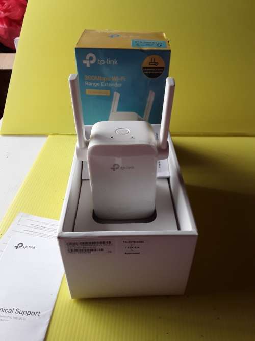 300 Mbps WI-FI RANGE EXTENDER