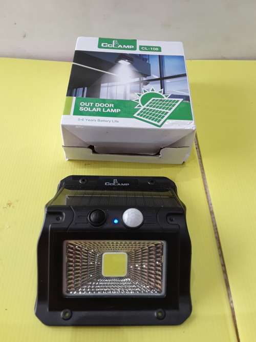 OUTDOOR SOLAR LAMP (5-6 YEARS BATTERY LIFE)