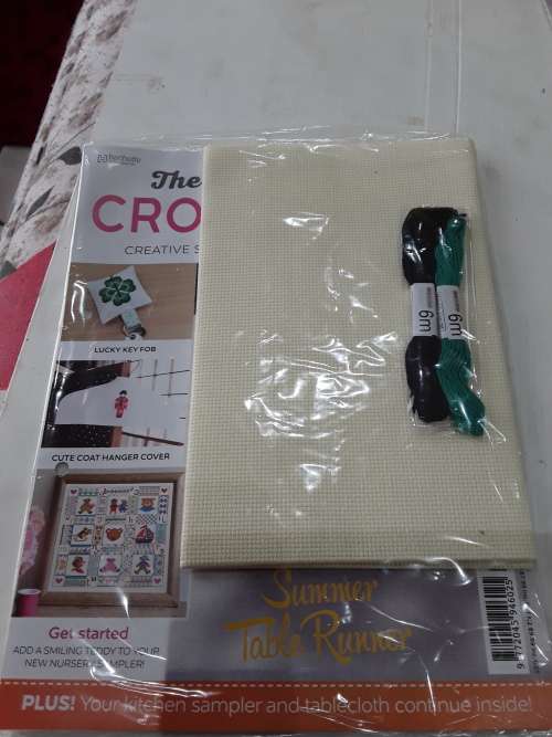 7 ISSUES OF CROSSTITCH PATTERNS INCL.CANVAS,COTTON HOOP ETC(22 PIECES)