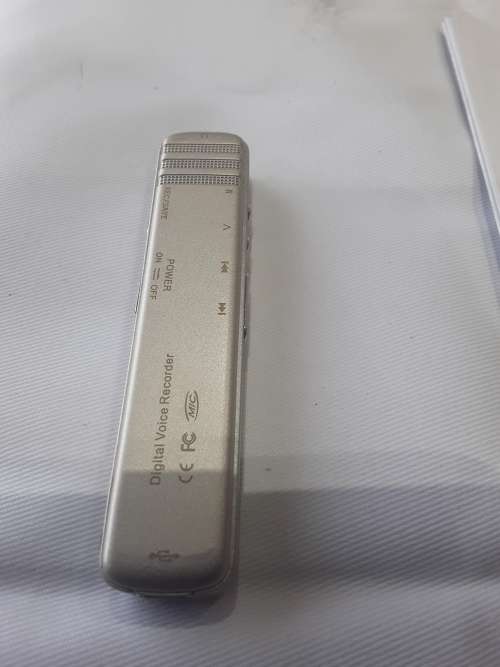 DIGITAL VOICE RECORDER