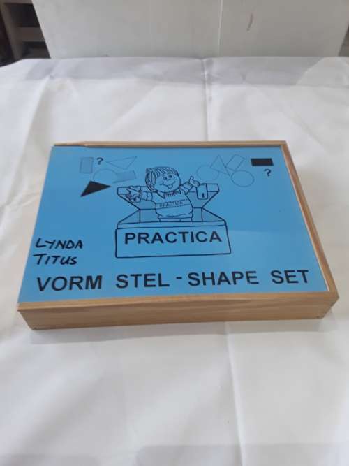 VINTAGE PRACTICA SHAPE SET BY IDEM (BILINGUAL)OVER 100 PIECES