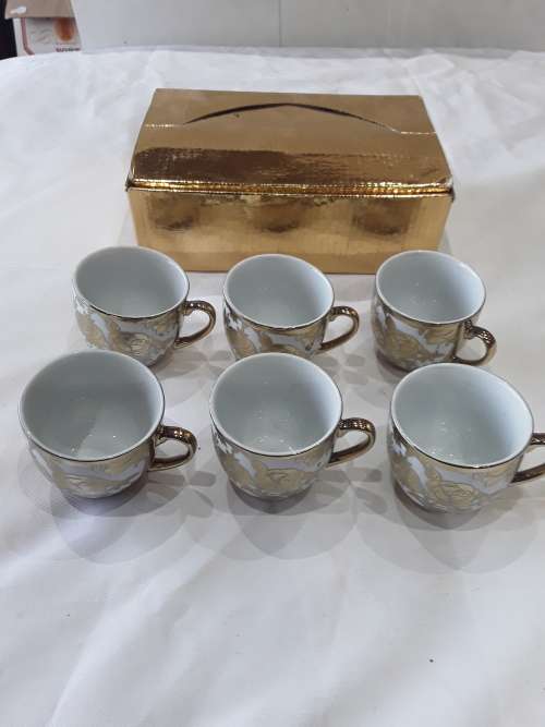 SET OF 6 PORCELAIN  ROSE PATTERN (GOLD & WHITE)MINI TEA CUPS,50ml