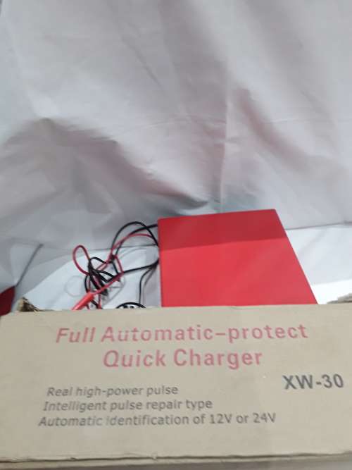 FULL AUTOMATIC-PROTECT QUICK CHARGER