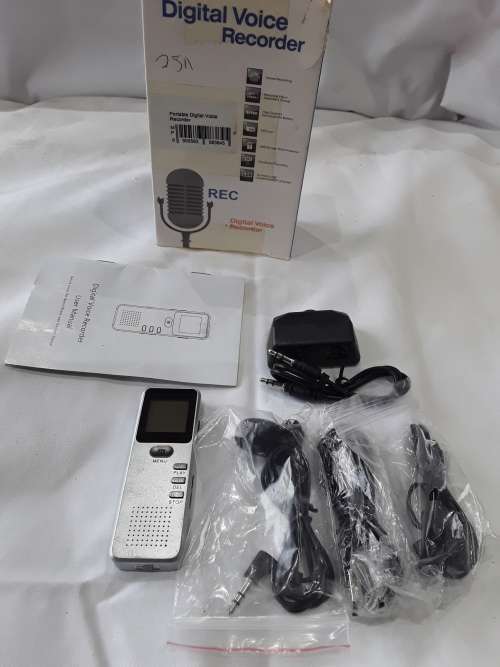 DIGITAL VOICE RECORDER