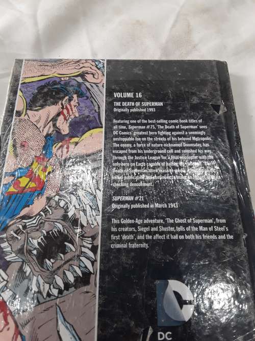 DC HARDCOVER COMIC SUPERMAN (THE DEATH OF SUPERMAN)