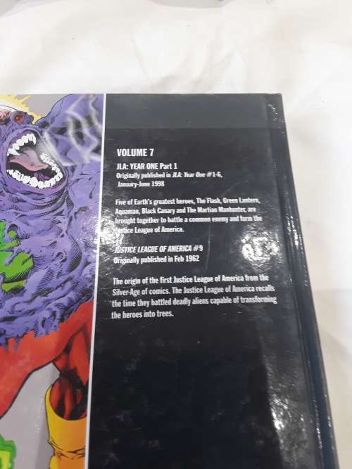 DC HARDCOVER COMIC JLA,YEAR ONE PART 1