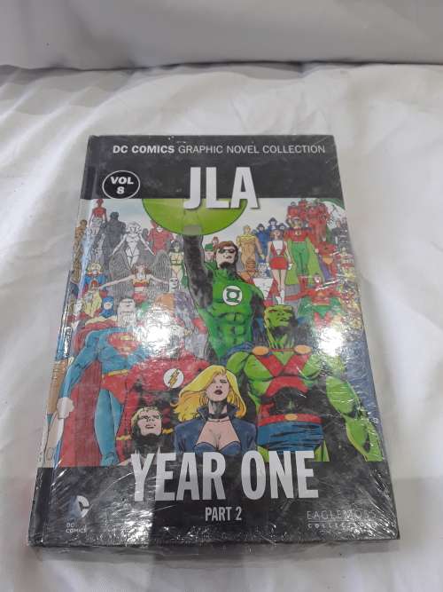 DC HARDCOVER COMIC JLA YEAR ONE, PART 2
