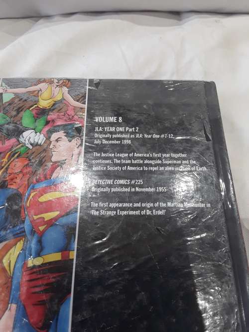 DC HARDCOVER COMIC JLA YEAR ONE, PART 2