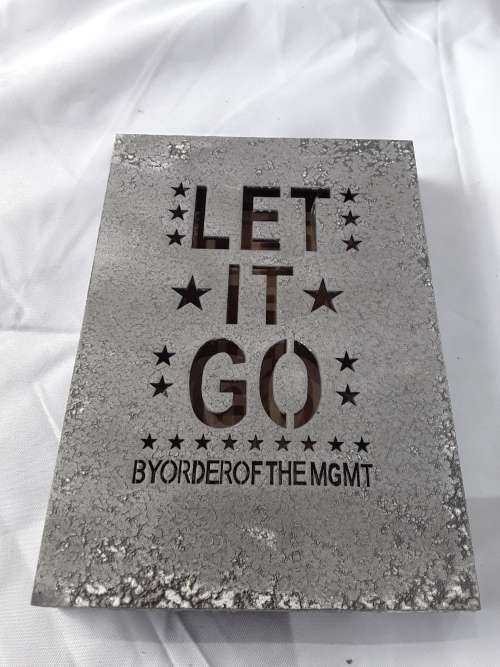 VINTAGE LOOK,LET IT GO LIGHT UP SIGN(BATTERY OPERATED)